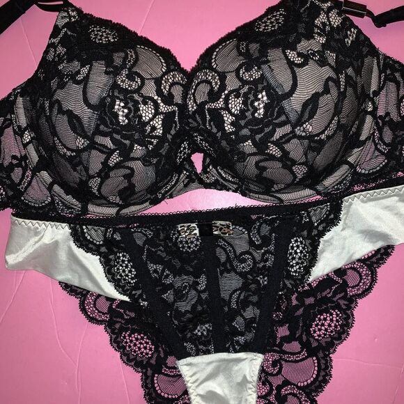 Victoria's Secret S SLIP Nigh Gown WHITE Black lace animal Print Bow FABULOUS - Picture 3 of 8